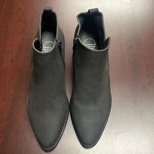 💦NWT Del Mar Shoes, Color Metal/Charcoal